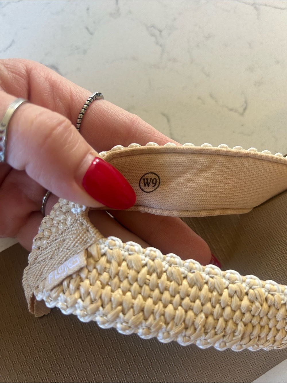 LIKE NEW Flojos Boho Beachy Tan Flip Flops With Woven Braided Jute Straps - Picture 4 of 16